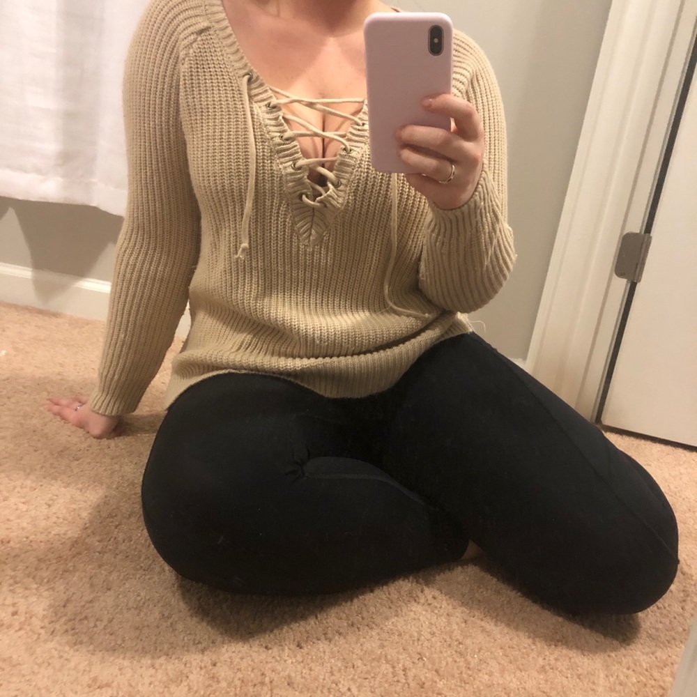 ✰ 𝙆𝙣𝙞𝙩 𝙎𝙬𝙚𝙖𝙩𝙚𝙧 ✰ - Picture 3 of 4